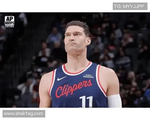 布鲁克洛佩斯：从篮球新星到NBA顶尖中锋的辉煌旅程