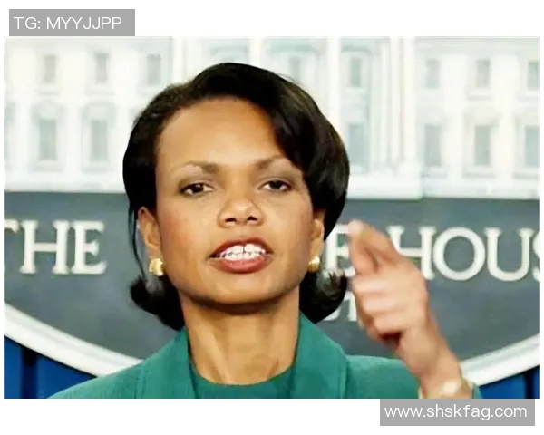 赖斯的崛起与影响力探讨：从学术界到政坛的多重角色分析