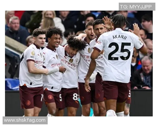 曼联与曼城对决精彩评分分析揭示双方球员表现差异