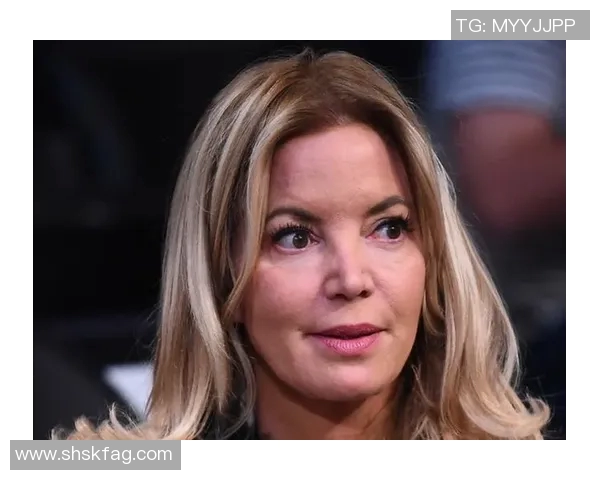 湖人女老板被起诉引发巴斯家族内部纷争加剧的背后故事